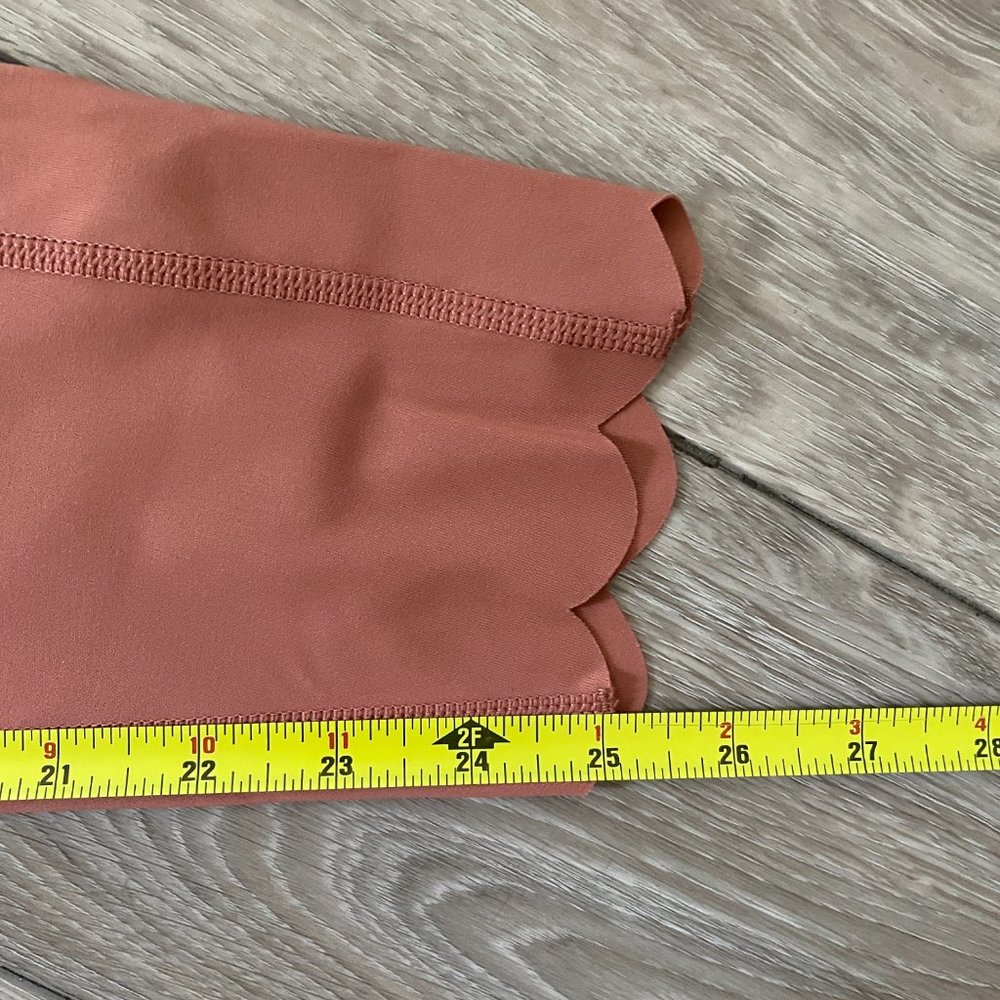 aerie | Offline by aerie Scalloped Peach Leggings - Picture 9 of 9